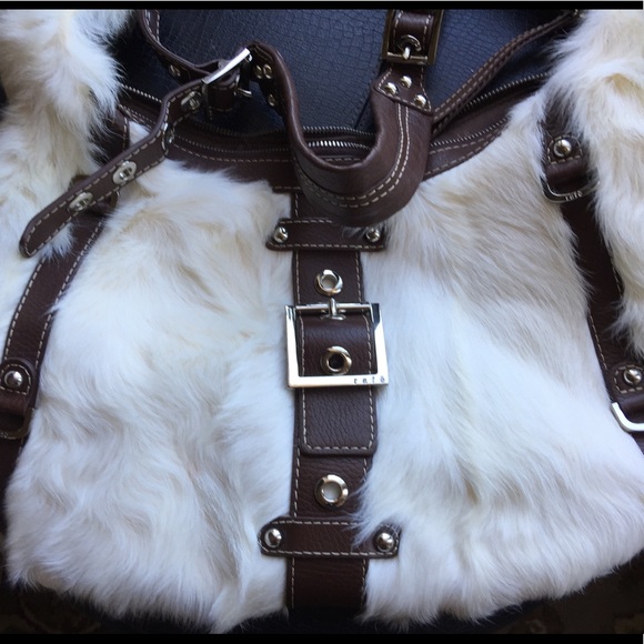 SOLD 📌📌📌 RAFE NEW YORK White Fur Purse - Picture 6 of 8